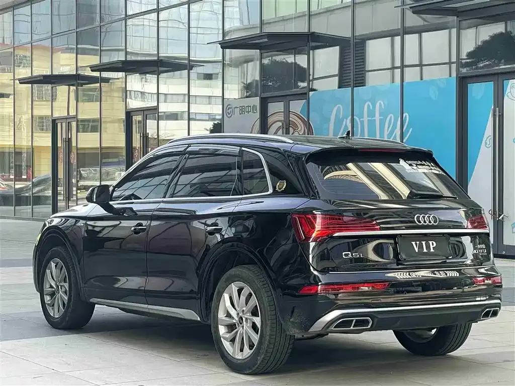 Audi Q5L — фото 7