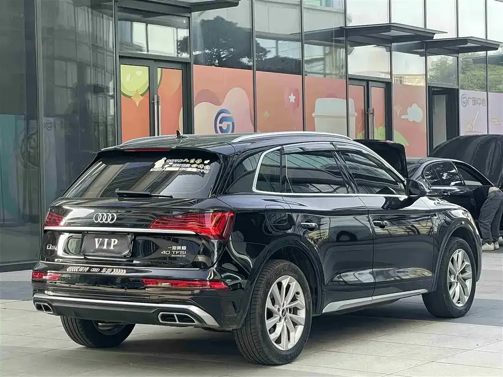 Audi Q5L — фото 9