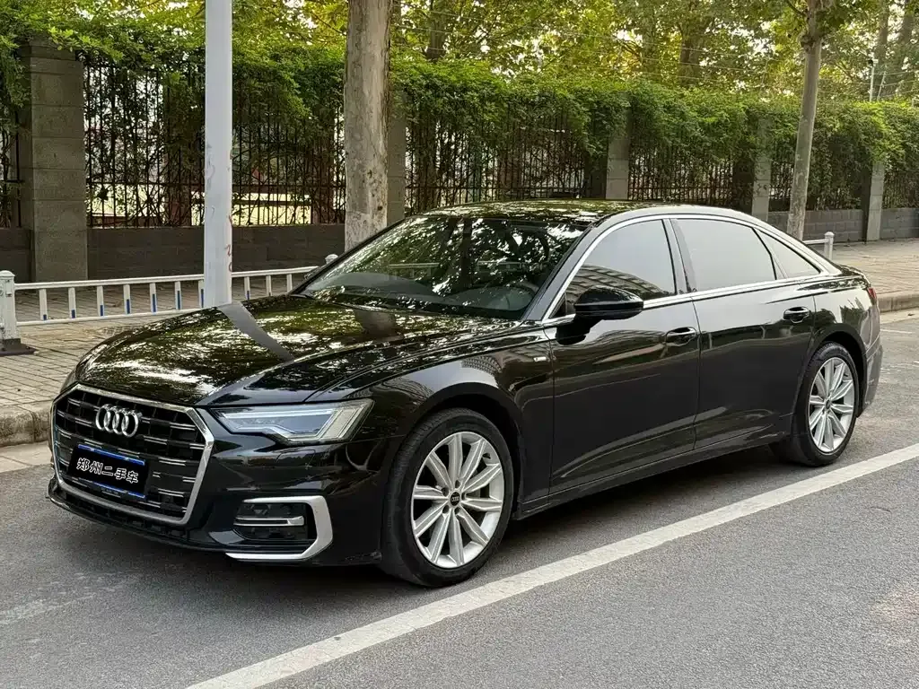 Audi A6L — фото 1