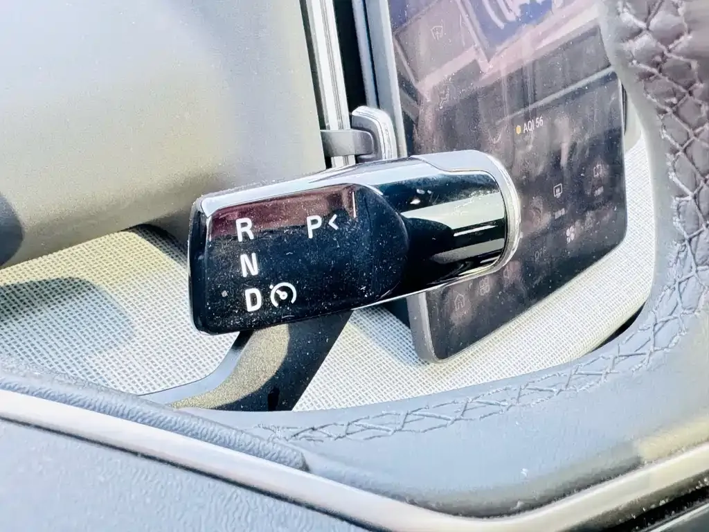 Volvo EX30 — фото 10