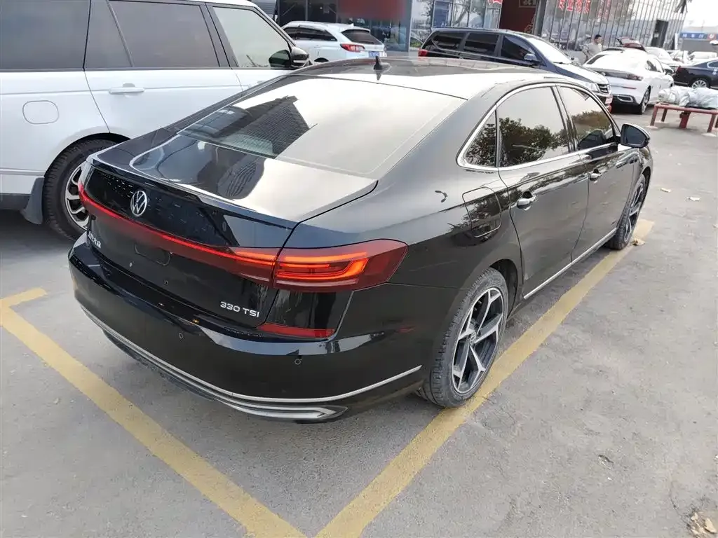 Volkswagen Passat — фото 7