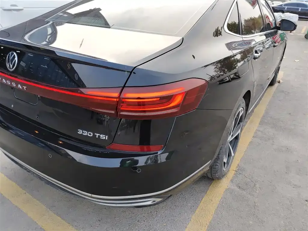 Volkswagen Passat — фото 8