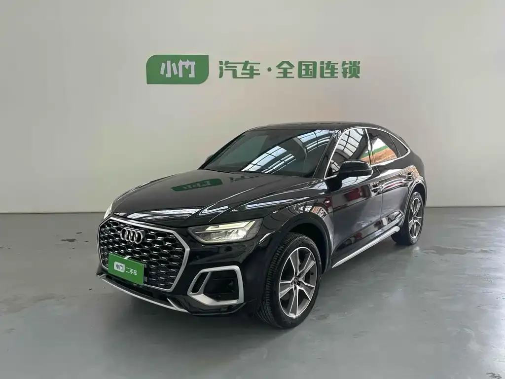 Audi Q5L Sportback — фото 1