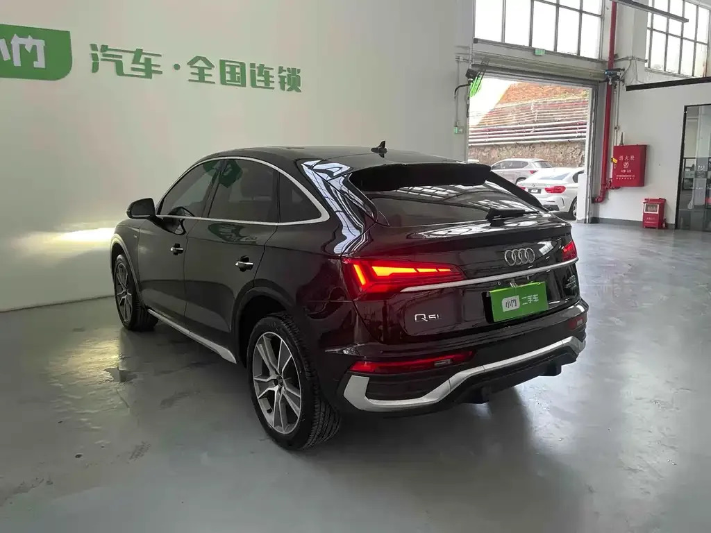 Audi Q5L Sportback — фото 6