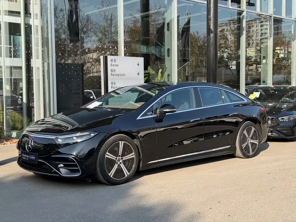 Mercedes-Benz EQS — фото 1