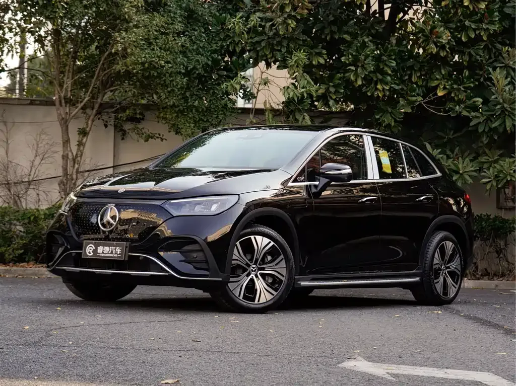 Mercedes-Benz EQE SUV — фото 1