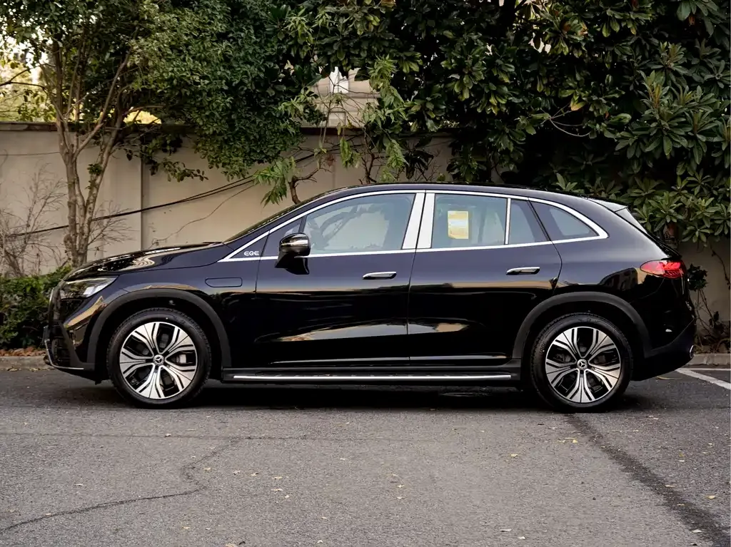 Mercedes-Benz EQE SUV — фото 3