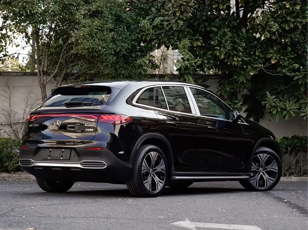 Mercedes-Benz EQE SUV — фото 4