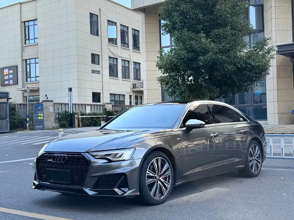 Audi A6L — фото 1