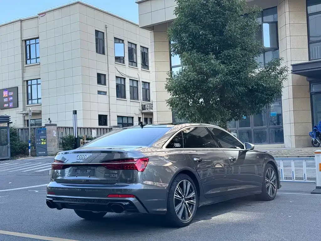 Audi A6L — фото 4