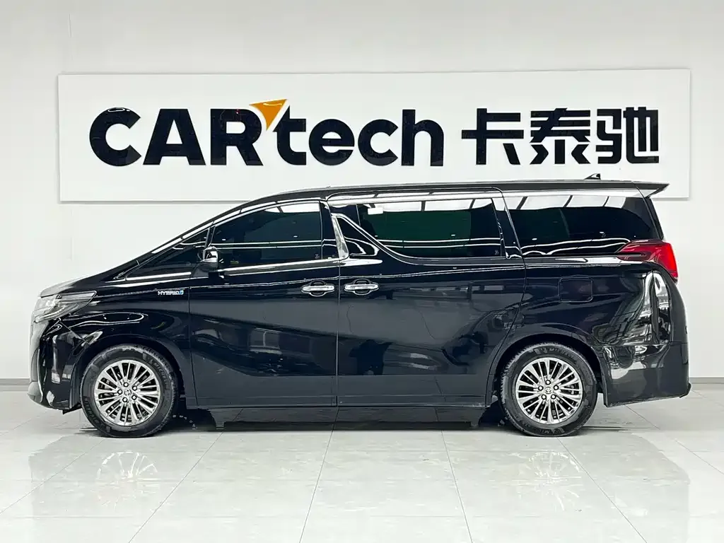 Toyota Alphard — фото 2