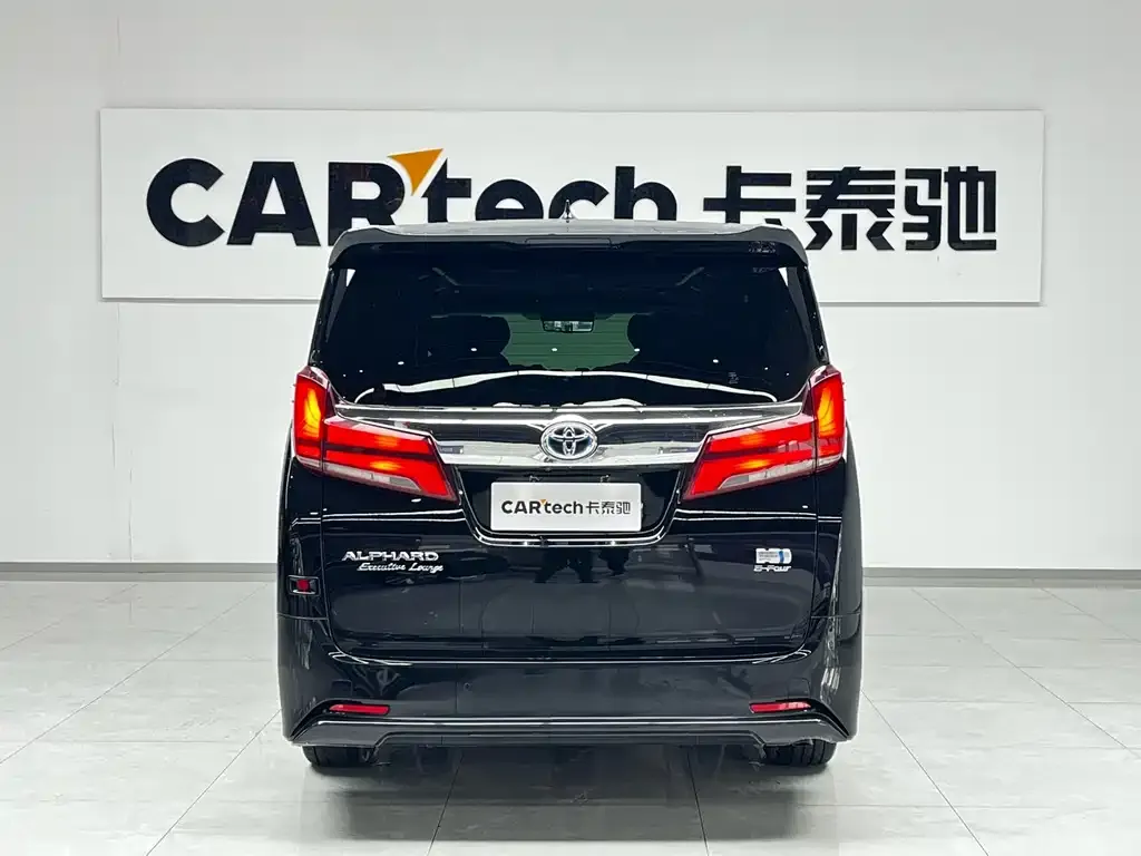 Toyota Alphard — фото 4