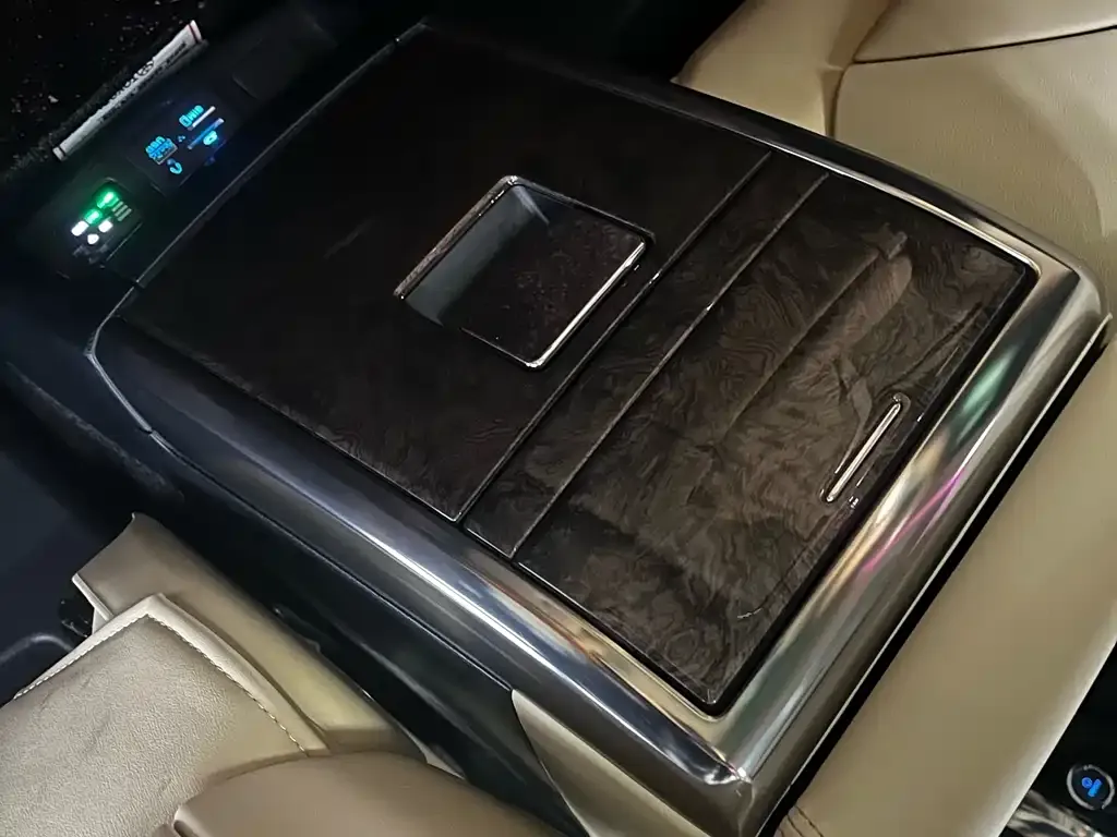 Toyota Alphard — фото 8