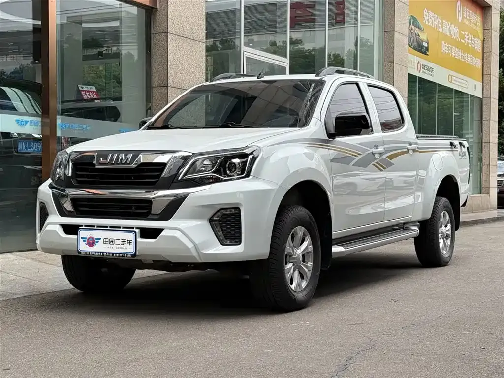 Isuzu RE-MAX — фото 1