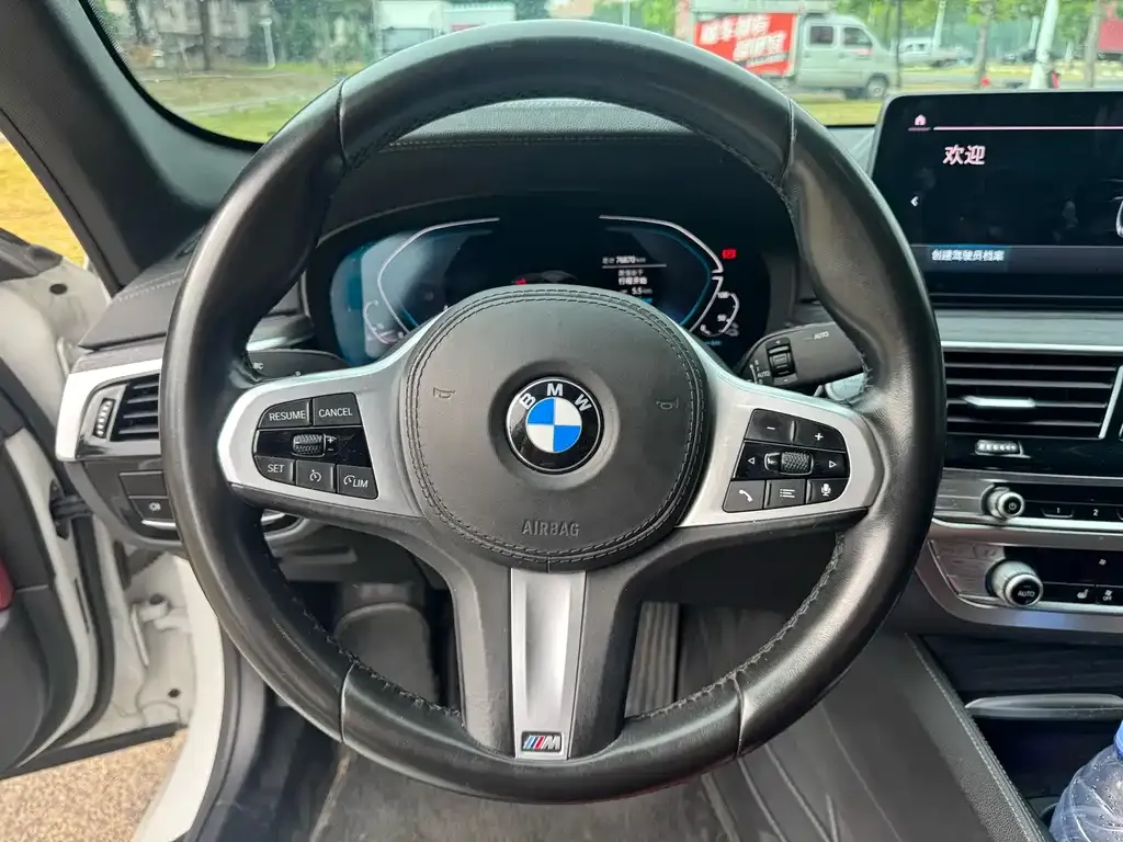 BMW 5 Series New Energy — фото 9
