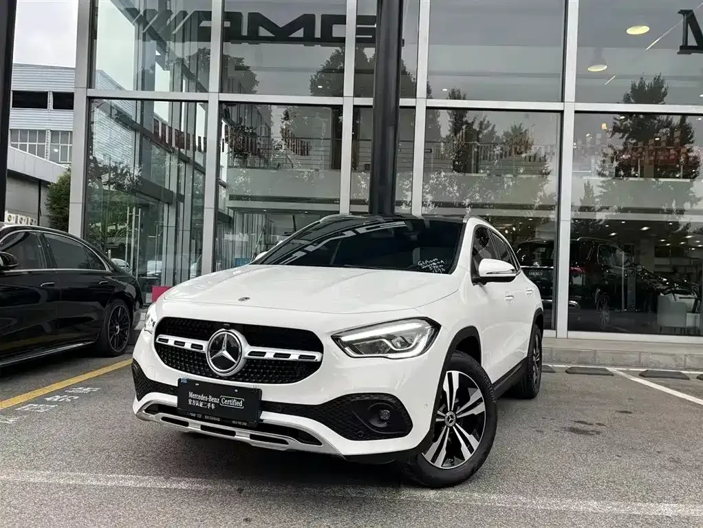 Mercedes-Benz GLA — фото 1