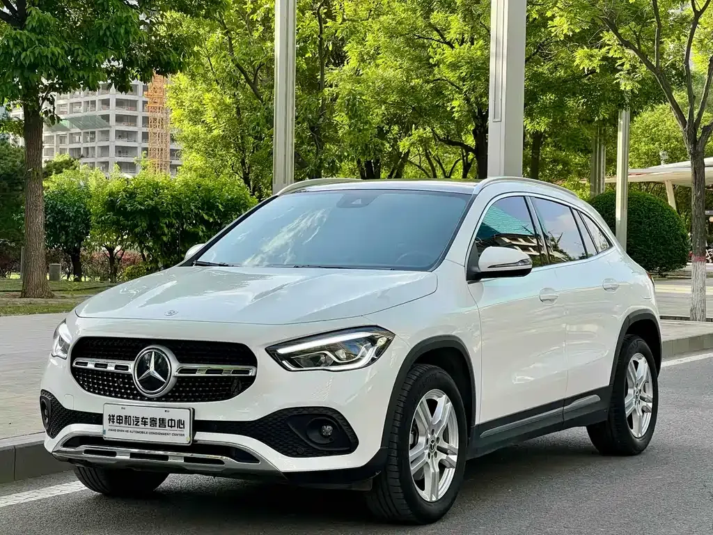 Mercedes-Benz GLA — фото 1