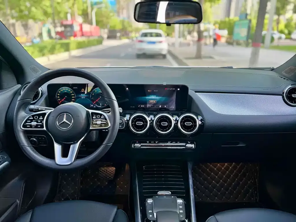 Mercedes-Benz GLA — фото 8