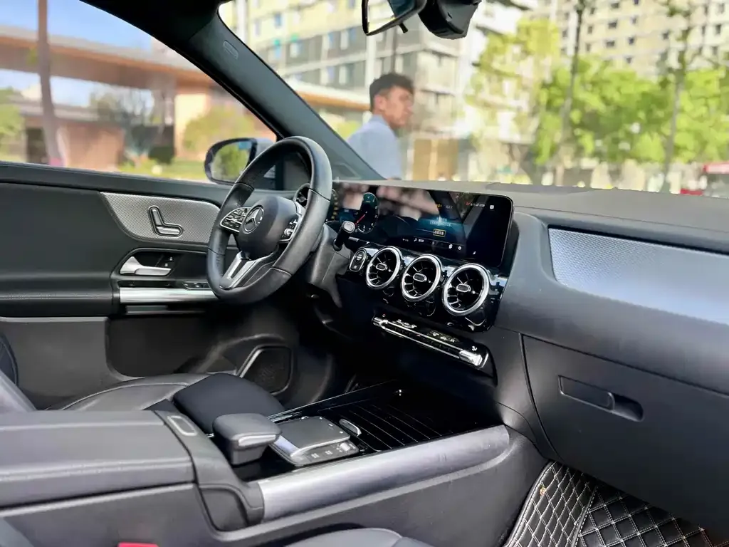 Mercedes-Benz GLA — фото 9