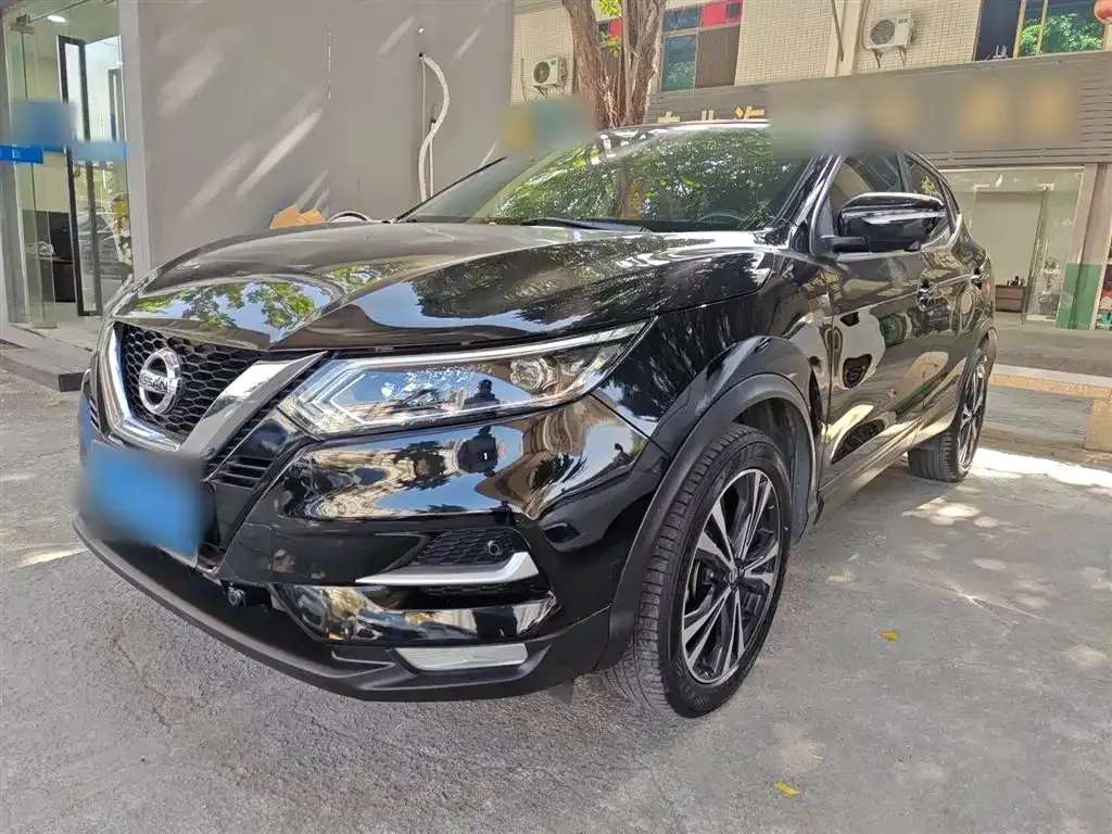 Nissan Qashqai — фото 1