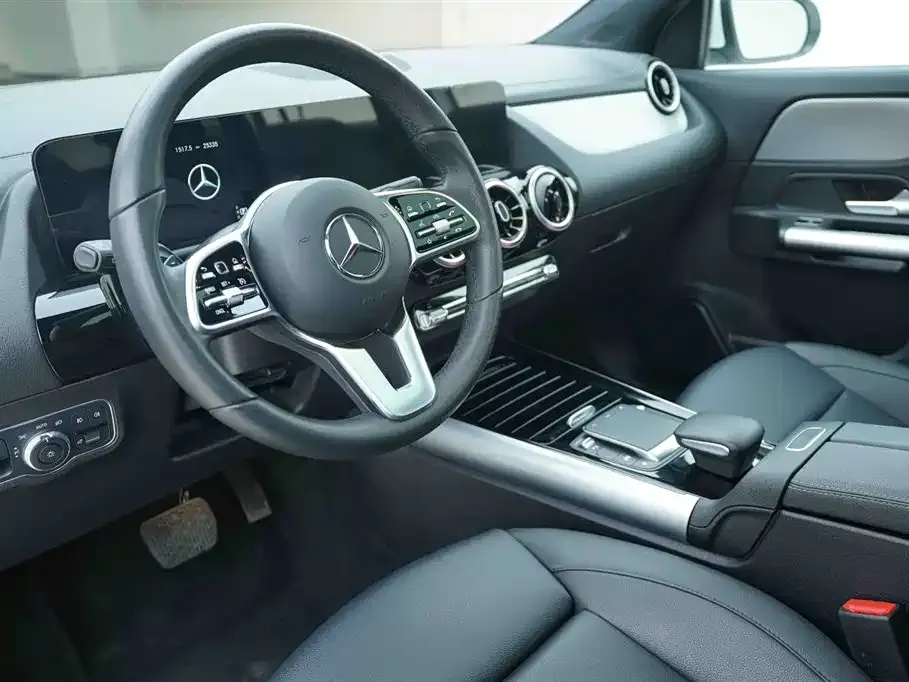 Mercedes-Benz GLA — фото 8