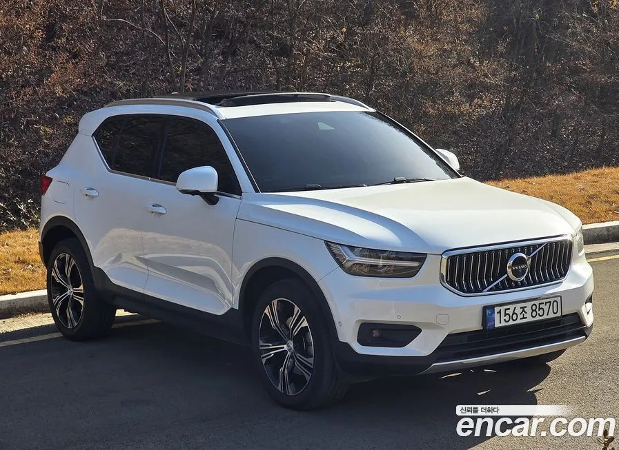 Volvo XC40 — фото 3