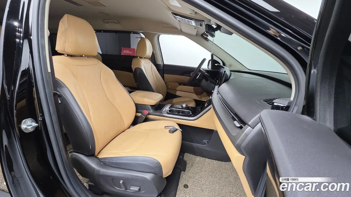 Kia Carnival — фото 10