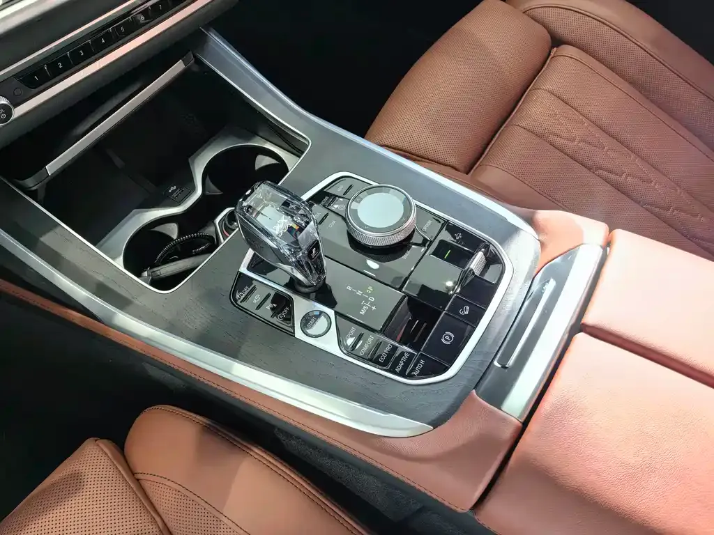 BMW X7 — фото 10