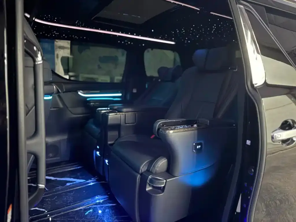 Toyota Alphard — фото 7