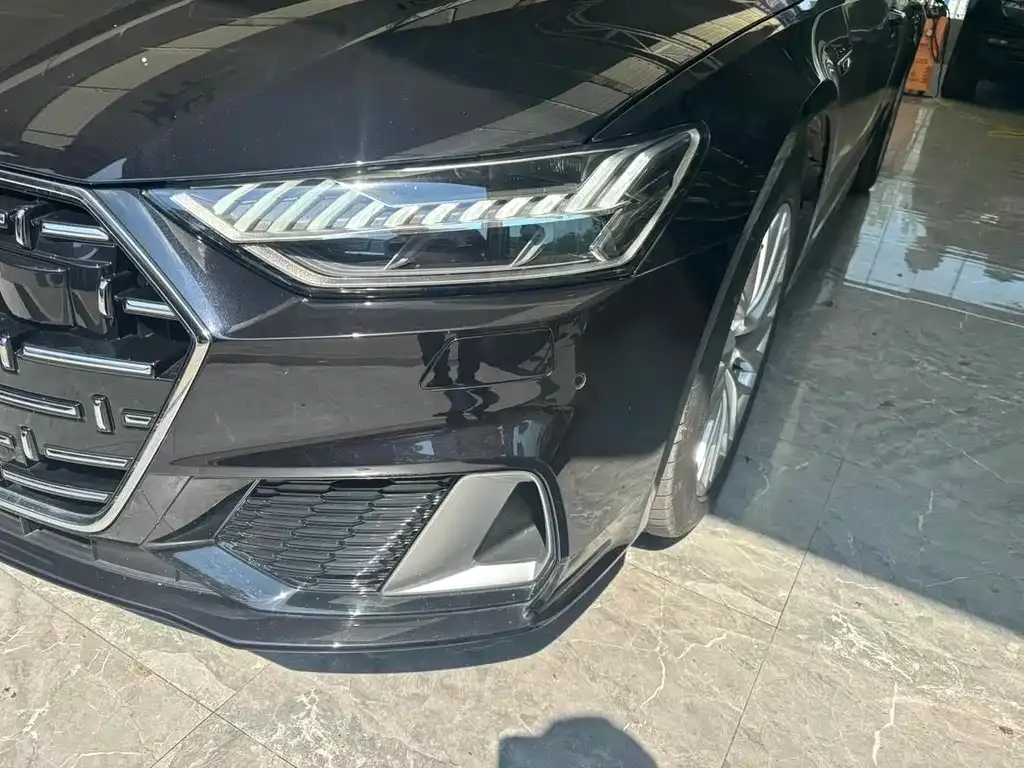 Audi A7L — фото 2