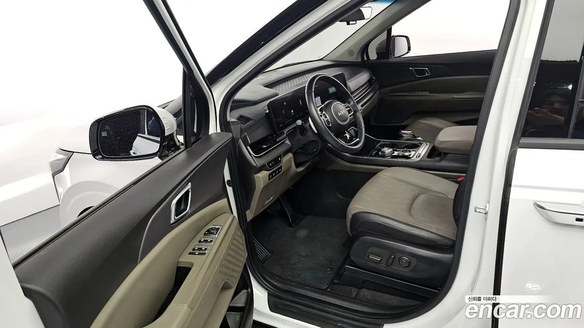 Kia Carnival — фото 10