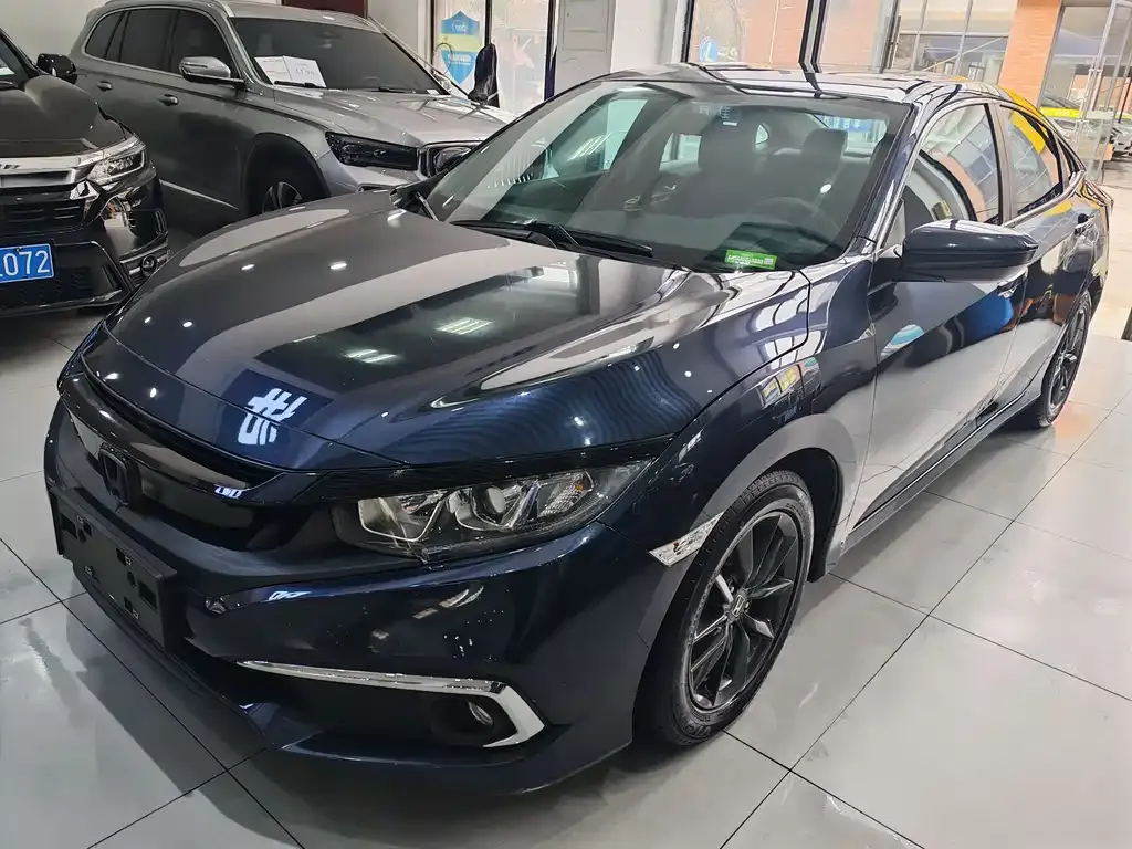 Honda Civic — фото 1
