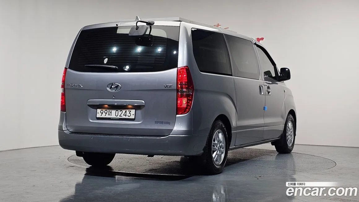 Hyundai Starex — фото 2