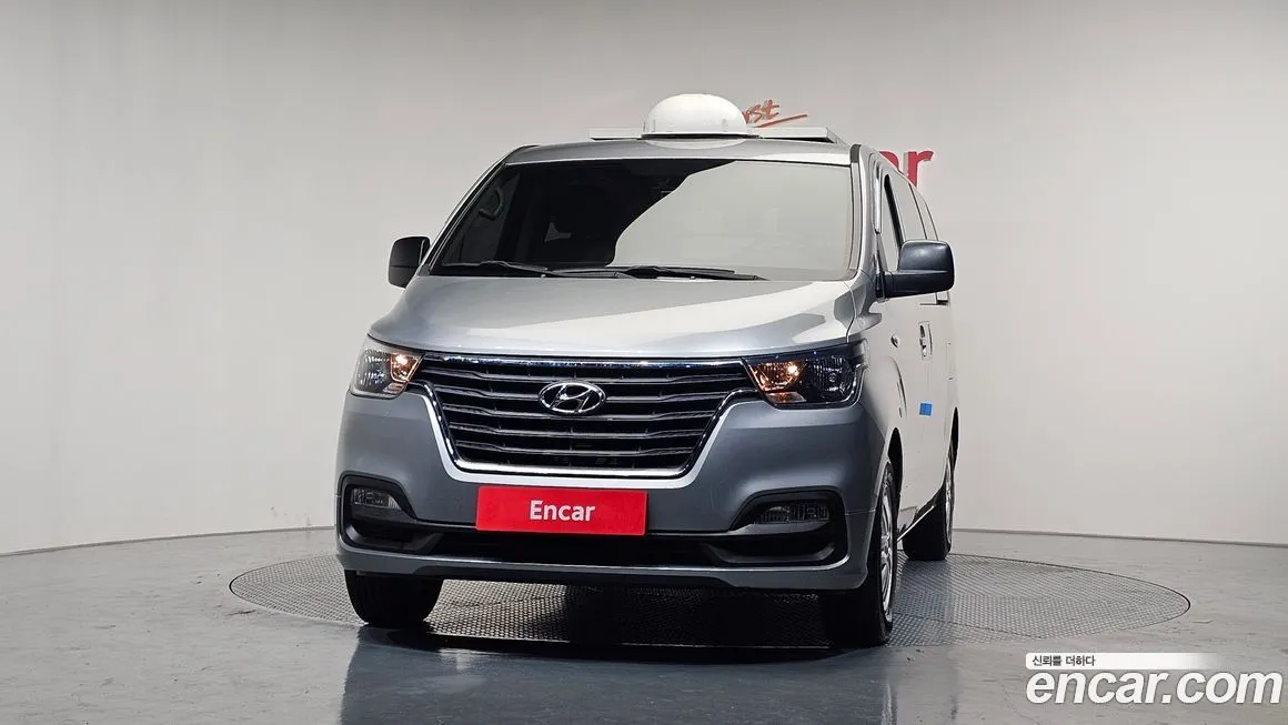 Hyundai Starex — фото 3