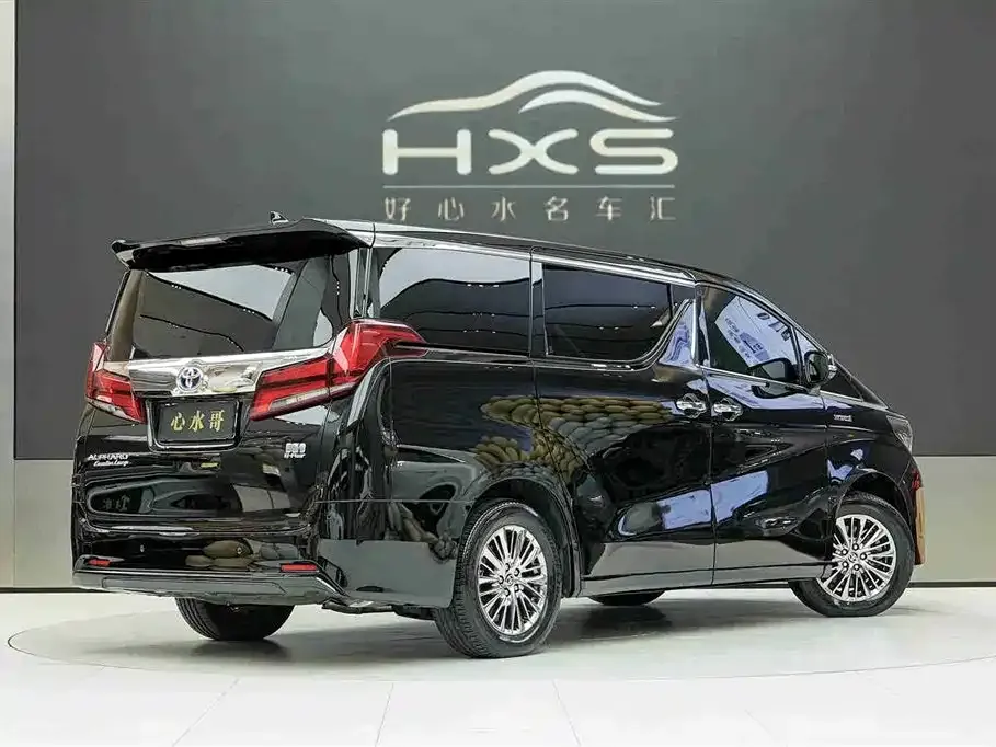 Toyota Alphard — фото 4