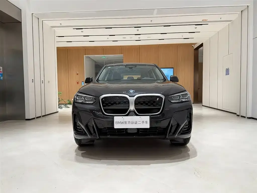 BMW iX3 — фото 2