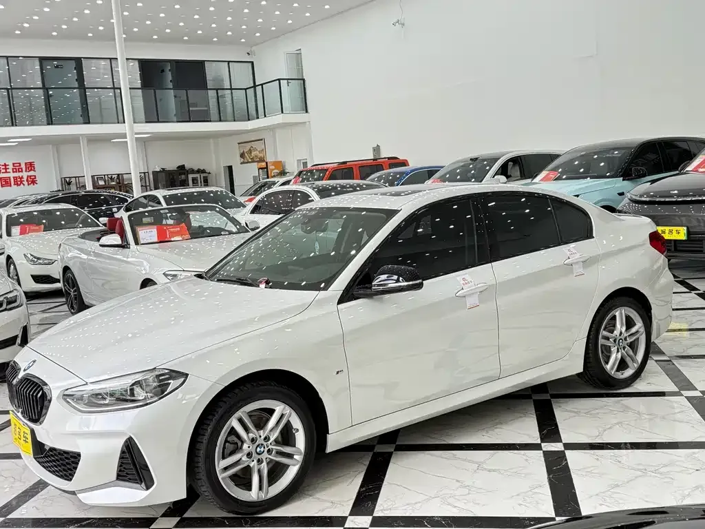 BMW 1 Series — фото 1