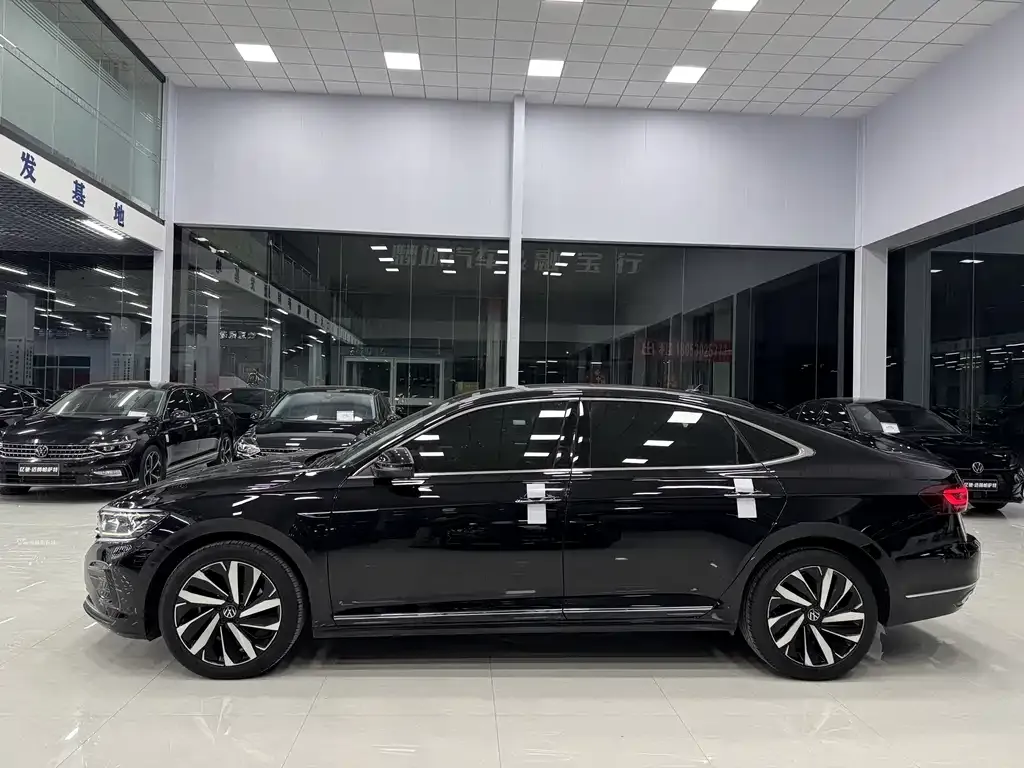 Volkswagen Passat — фото 7
