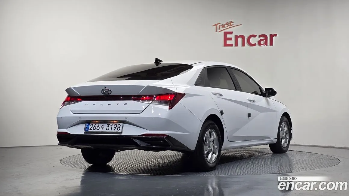 Hyundai AVANTE — фото 2