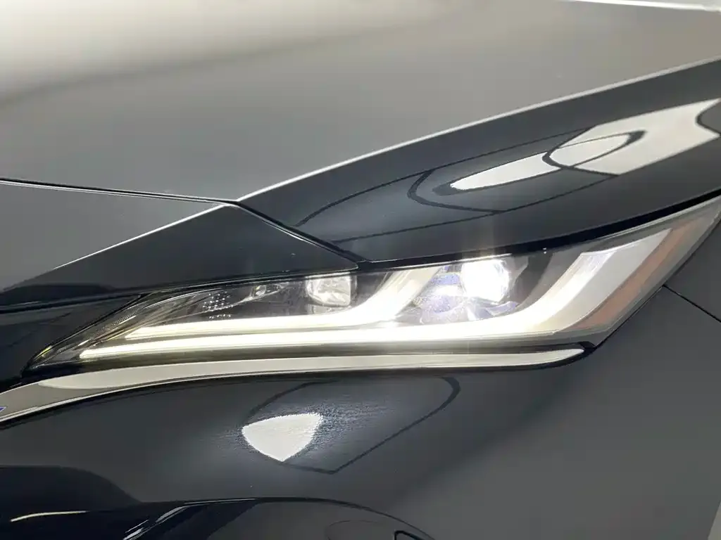 Toyota Harrier — фото 3