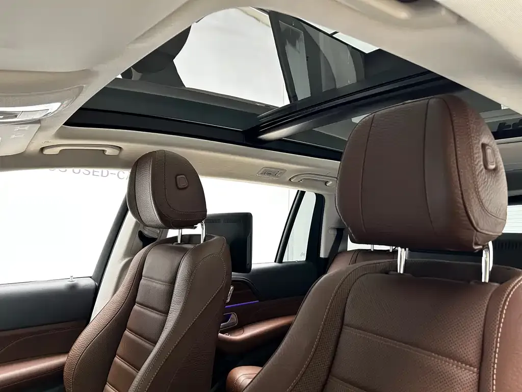 Mercedes-Benz GLS — фото 9