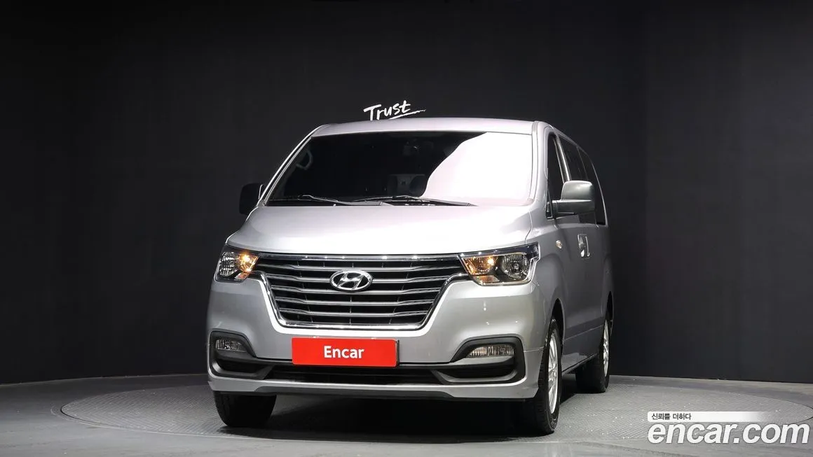 Hyundai Starex — фото 3