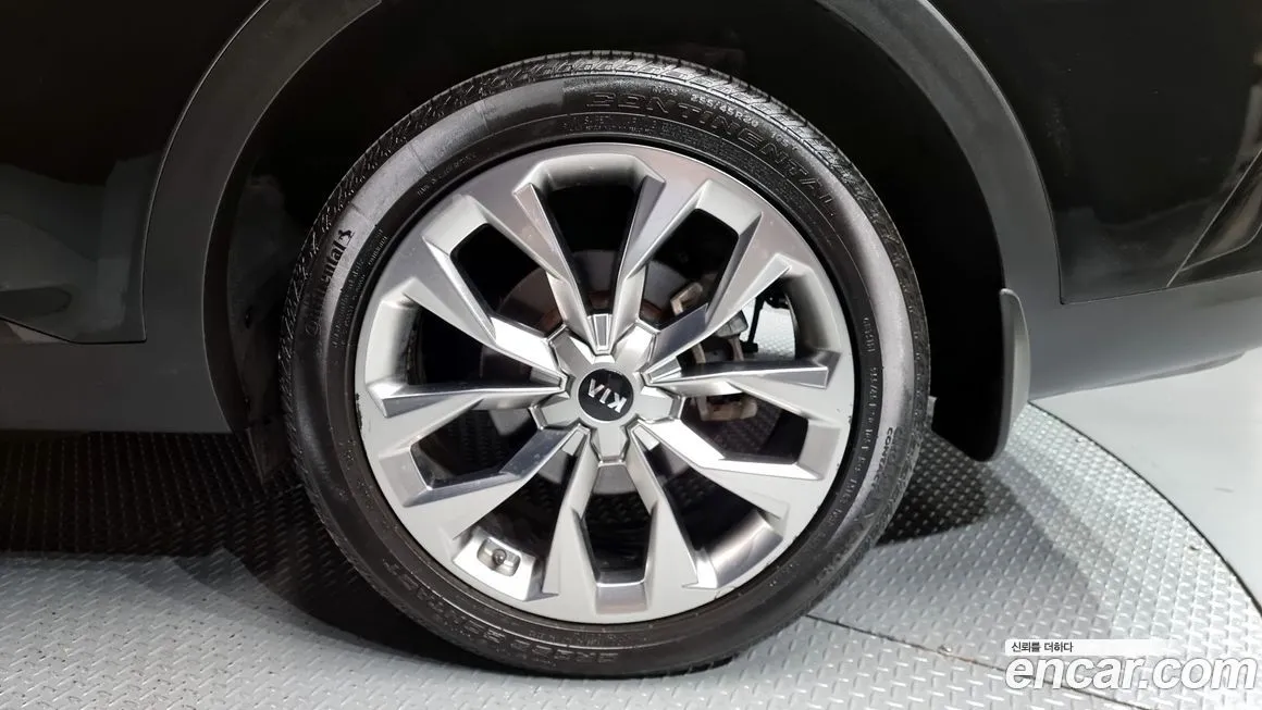 Kia Sorento — фото 5