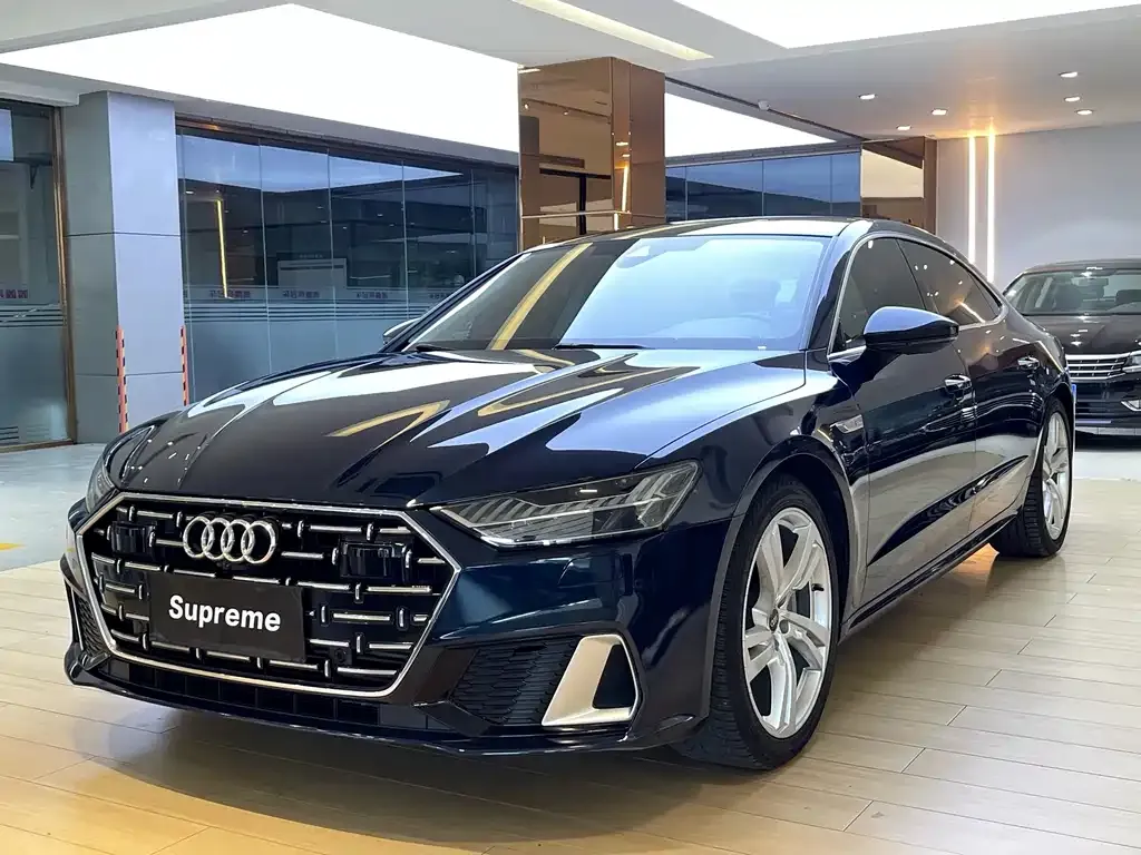 Audi A7L — фото 1