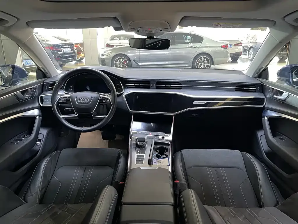 Audi A7L — фото 5