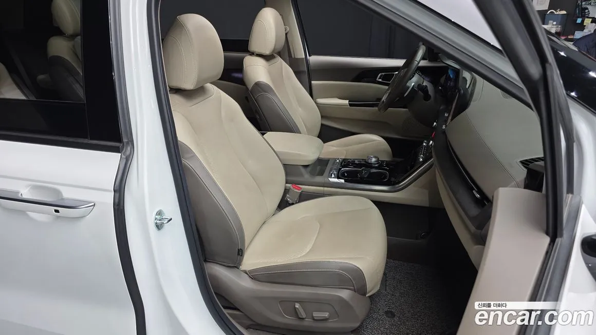 Kia Carnival — фото 10