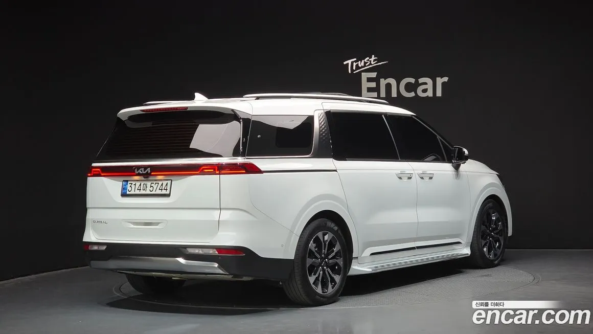 Kia Carnival — фото 2
