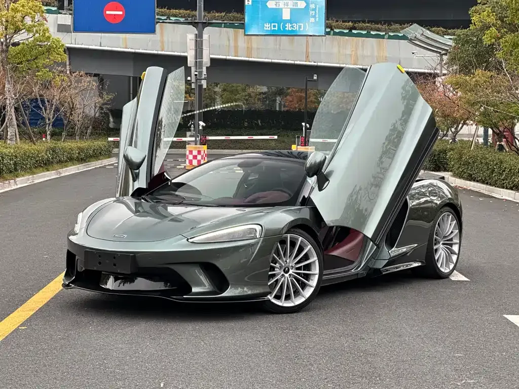 McLaren GT — фото 1