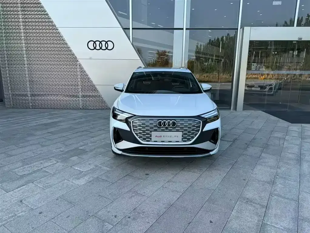 Audi Q4 e-tron — фото 3