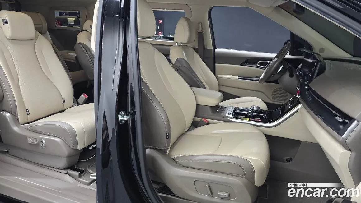 Kia Carnival — фото 10